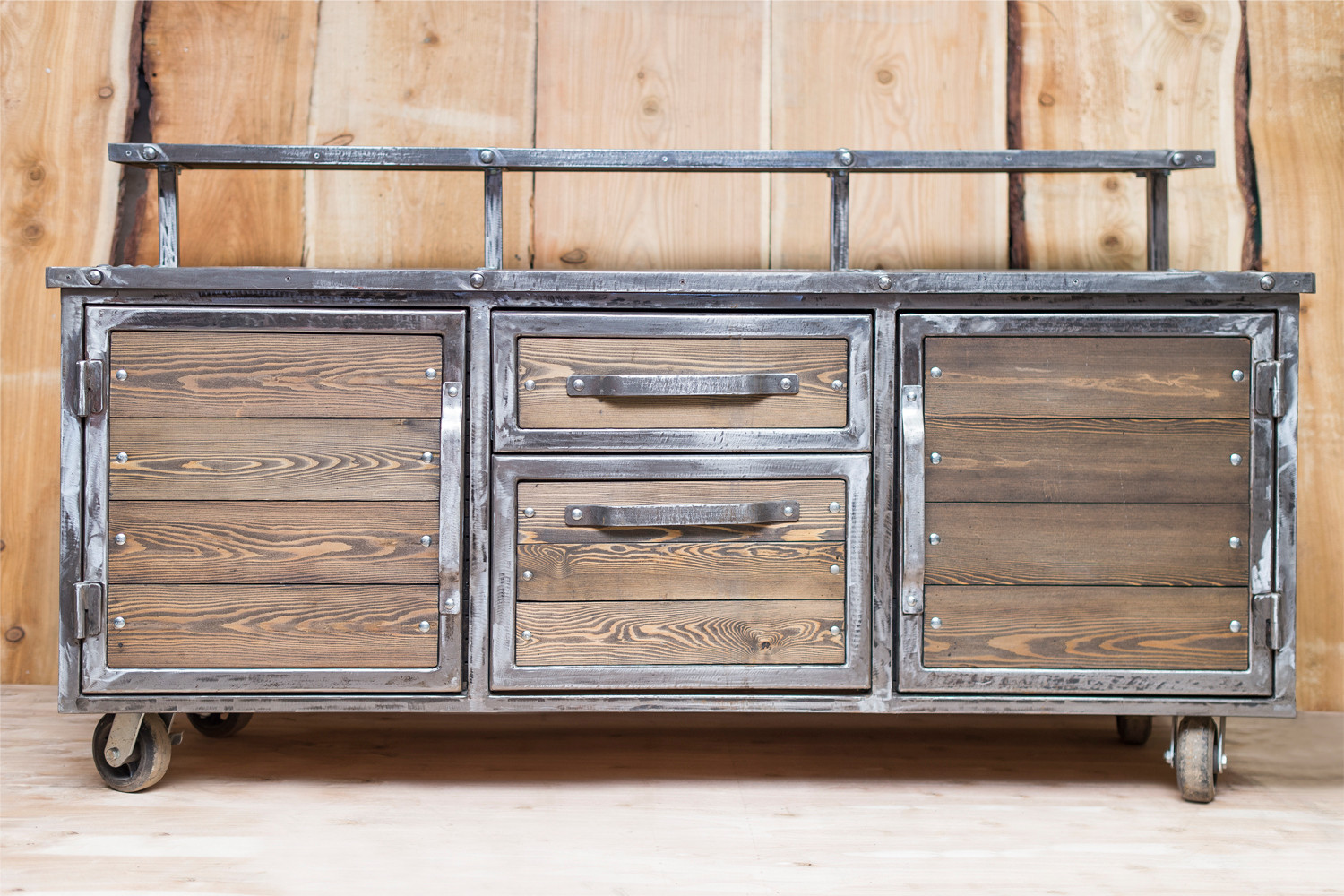 Обложка проекта: BARN.RU Мебель для амбарных домов