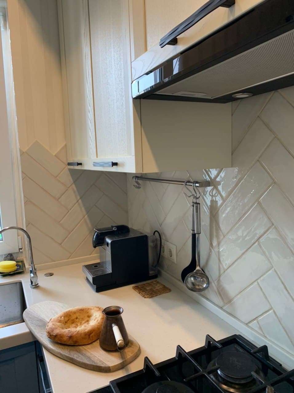 Кухня в доме с отделкой