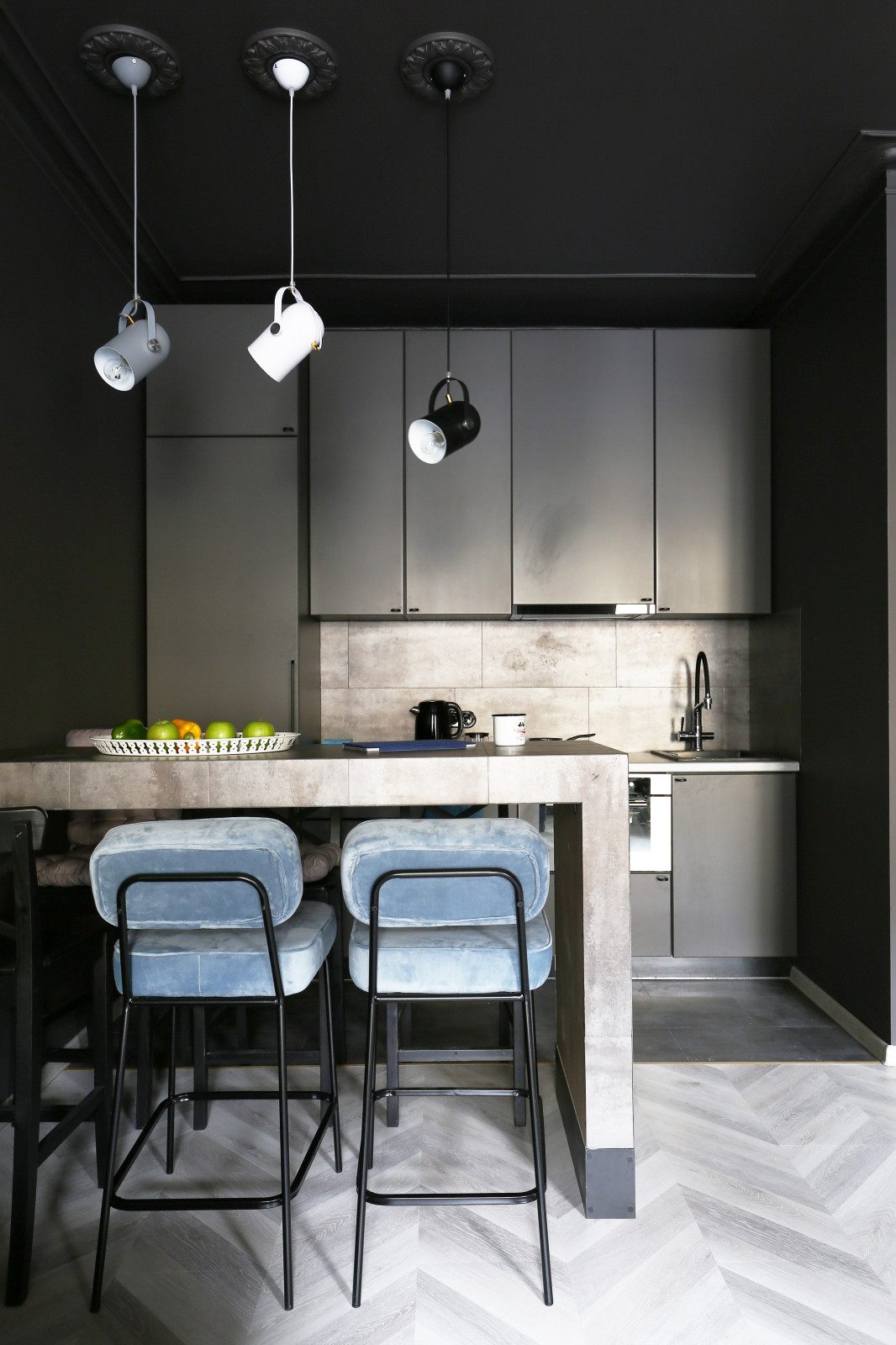 Чёрное и белое