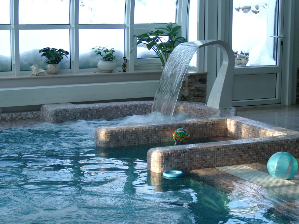 Частный переливной бассейн