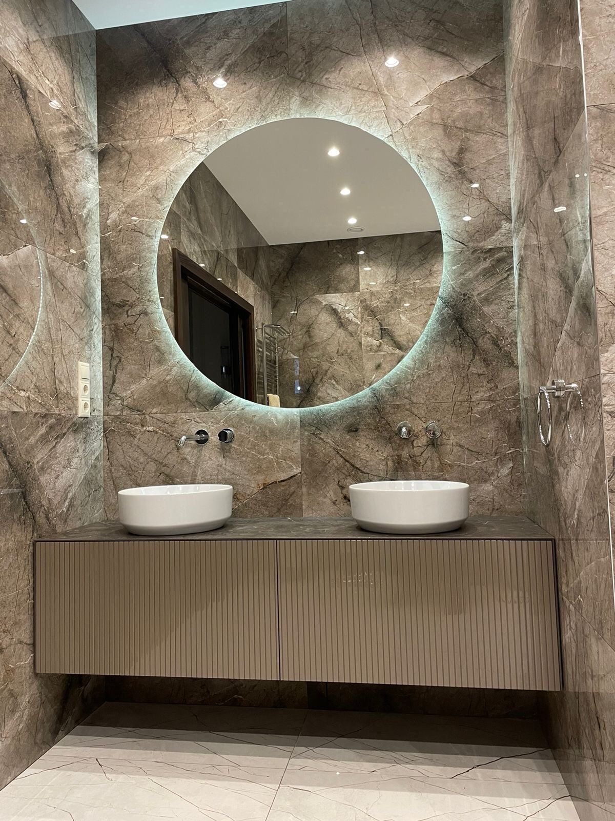 Обложка проекта: Мебель для ванной на заказ