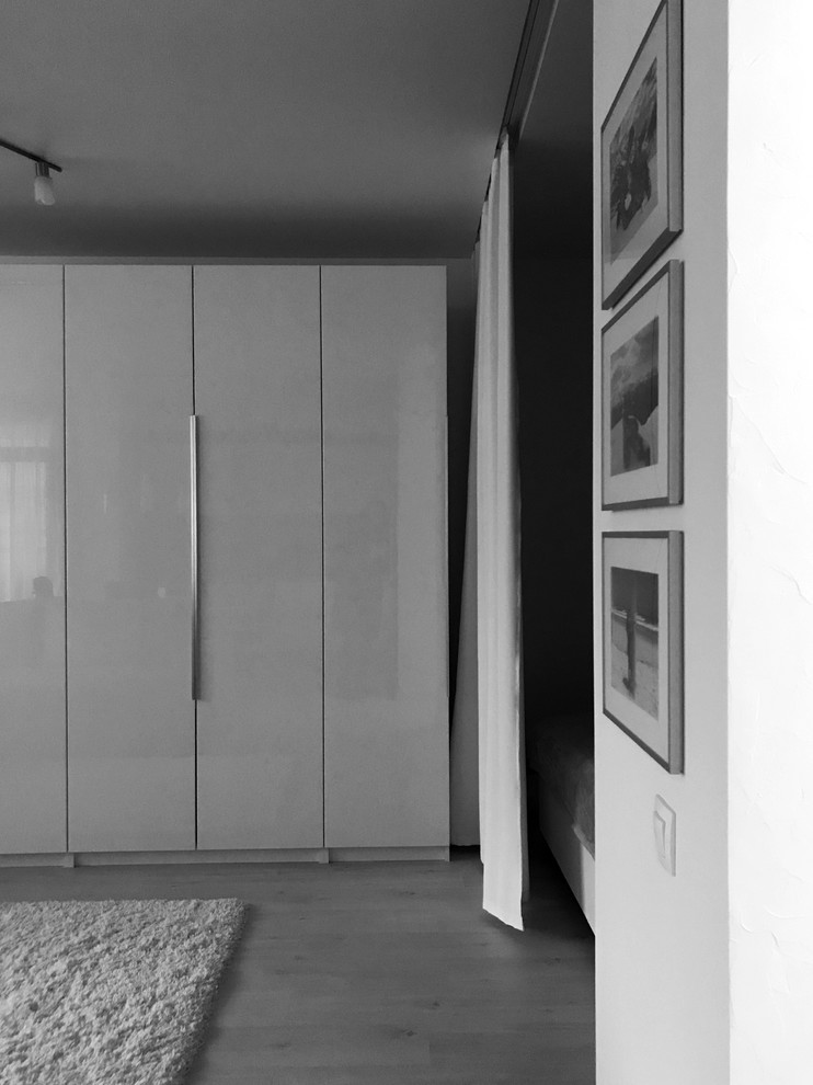 Однокомнатная белая студия