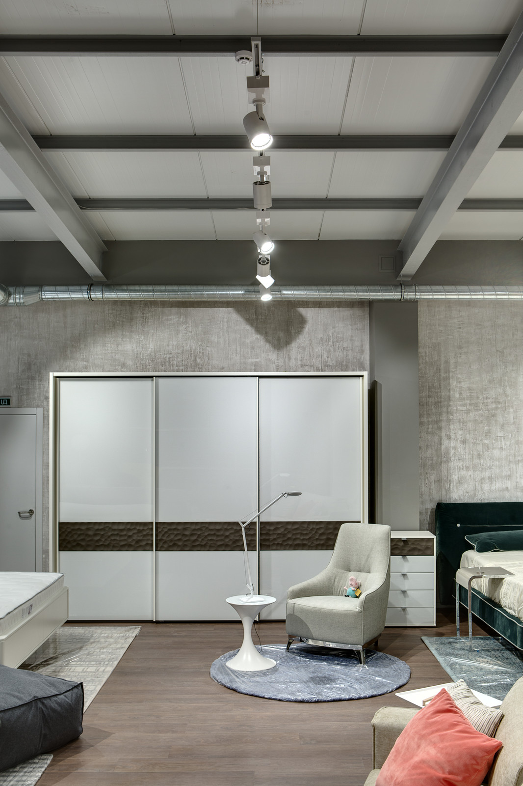 FREEDOM HOUSE — Освещение магазина мебели и декора