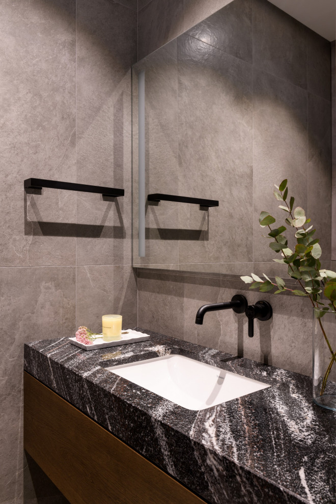 Натуральные материалы в интерьере трехкомнатной квартиры