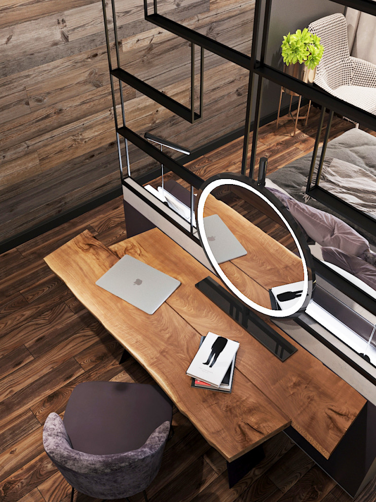 Квартира с мотоциклом.