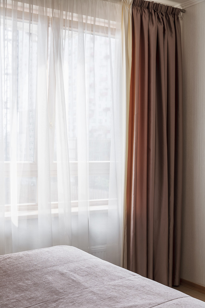 Атласные портьеры для спальни