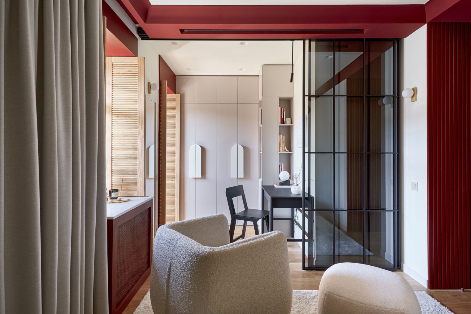 Спальня с багровым порталом