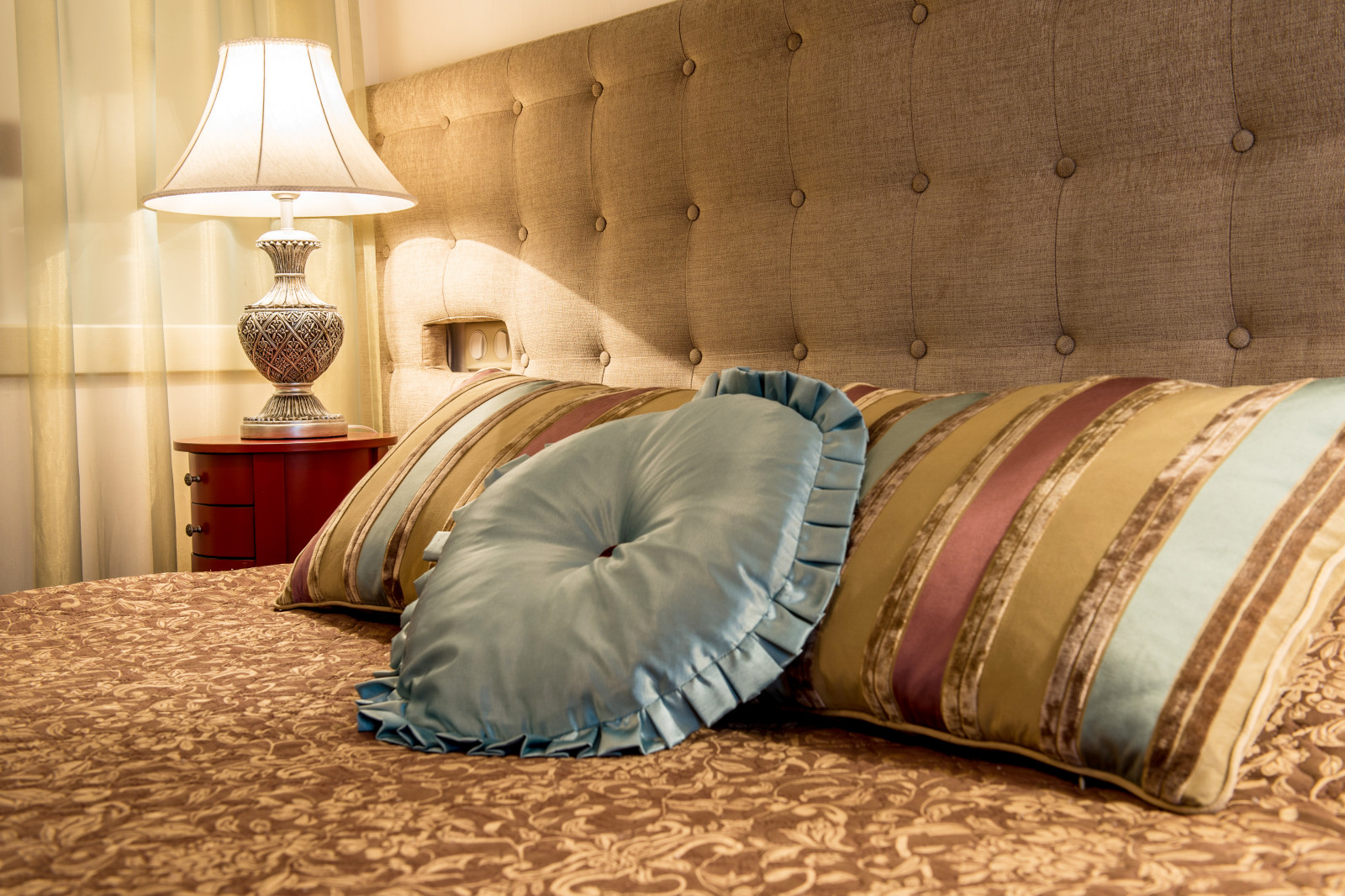 "Пылинки света"