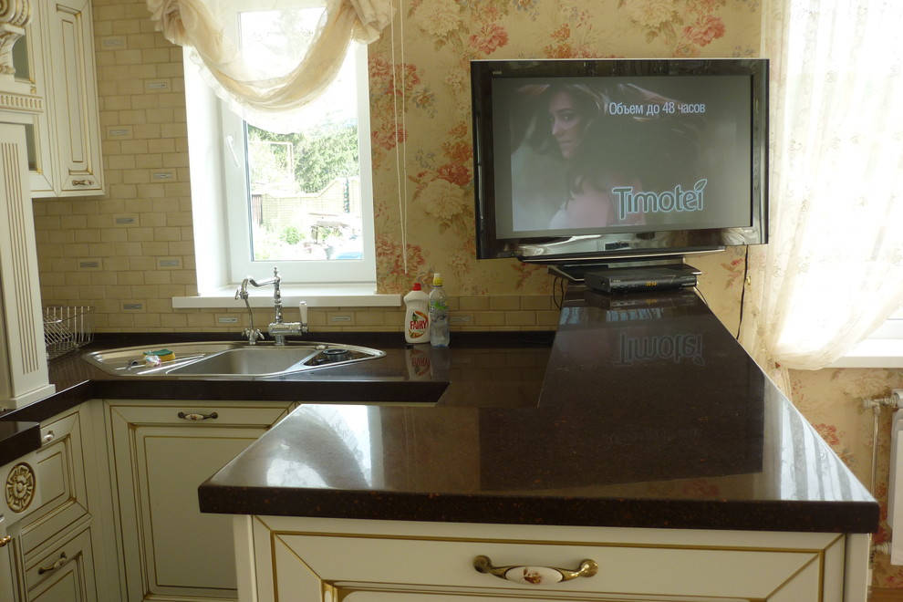 Кухня в загородном доме