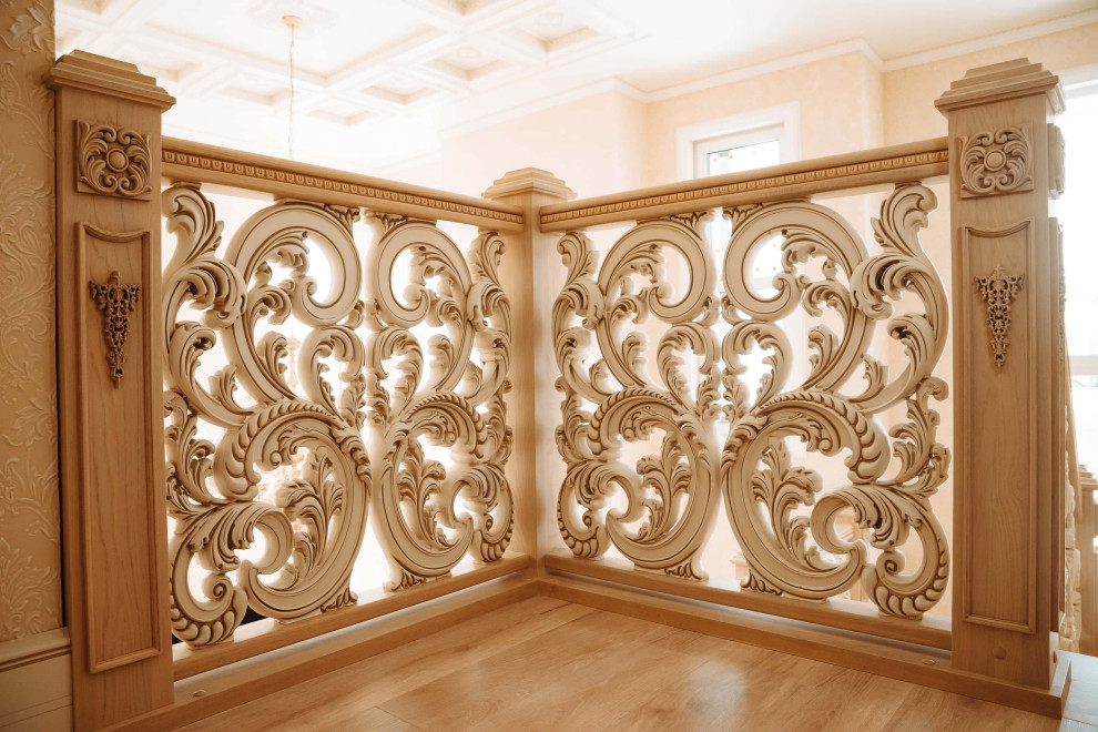 Проект 4 - Лестница из дуба с резным деревянным ограждением