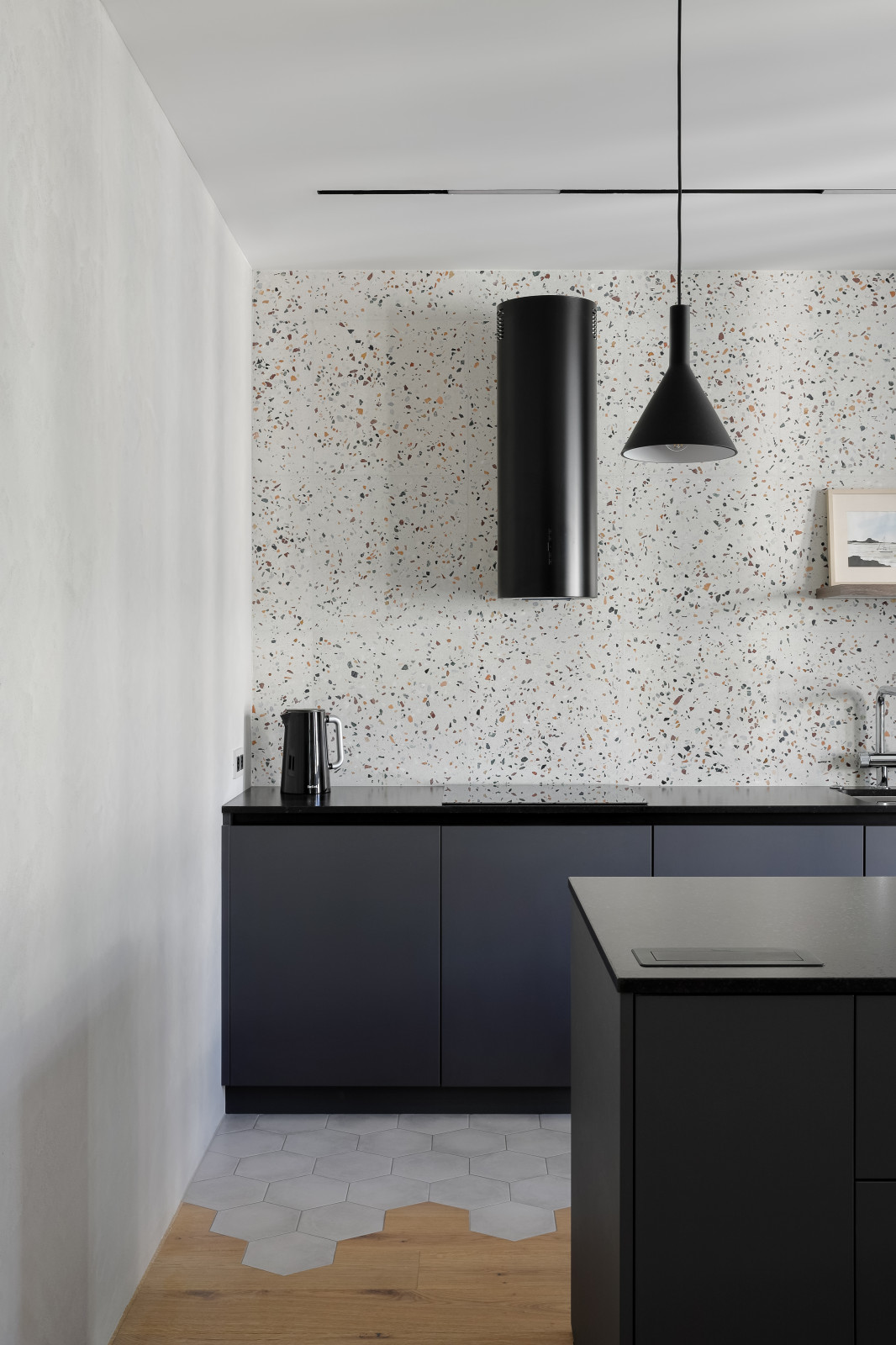 Квартира со стеклянной стеной и терраццо