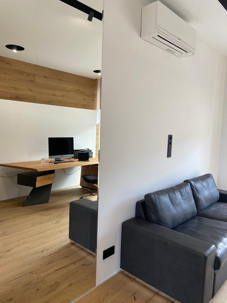 Дом молодого мужчины