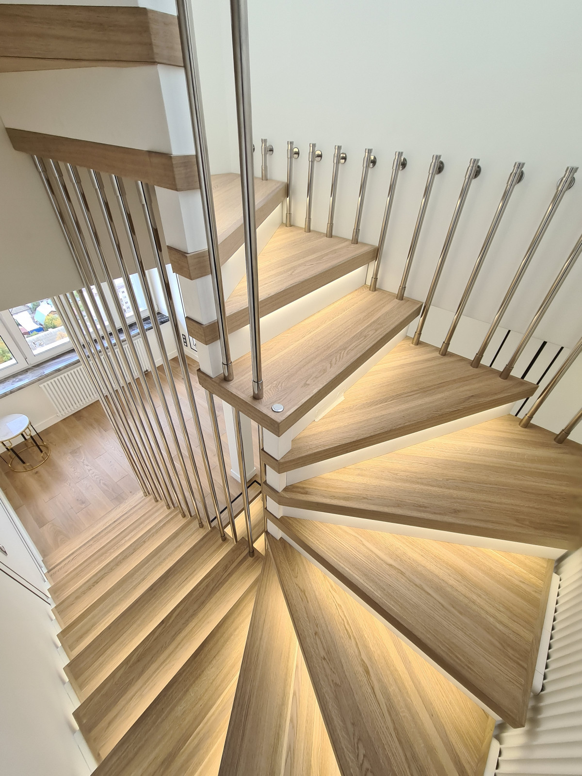 Лестница, Коммунистическая