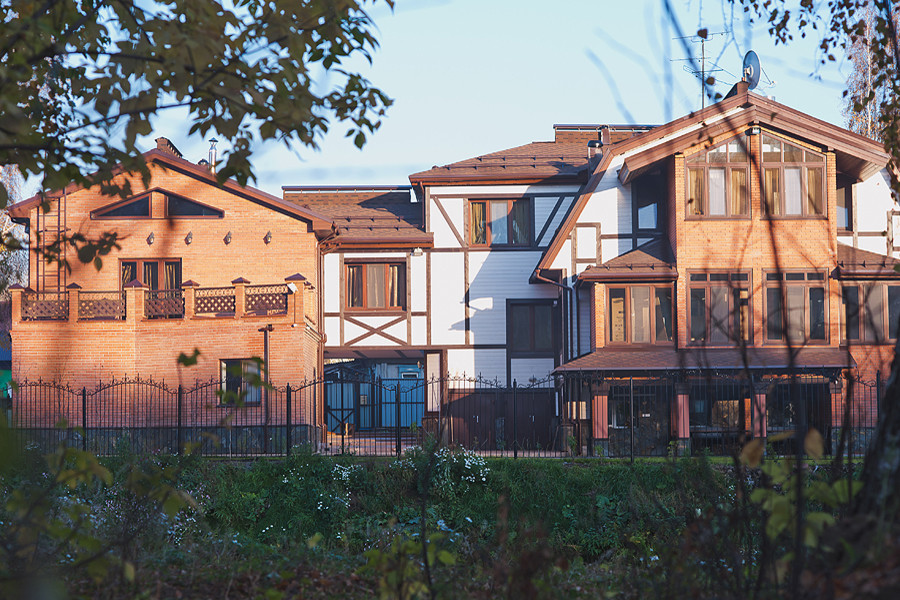 Дом на озере