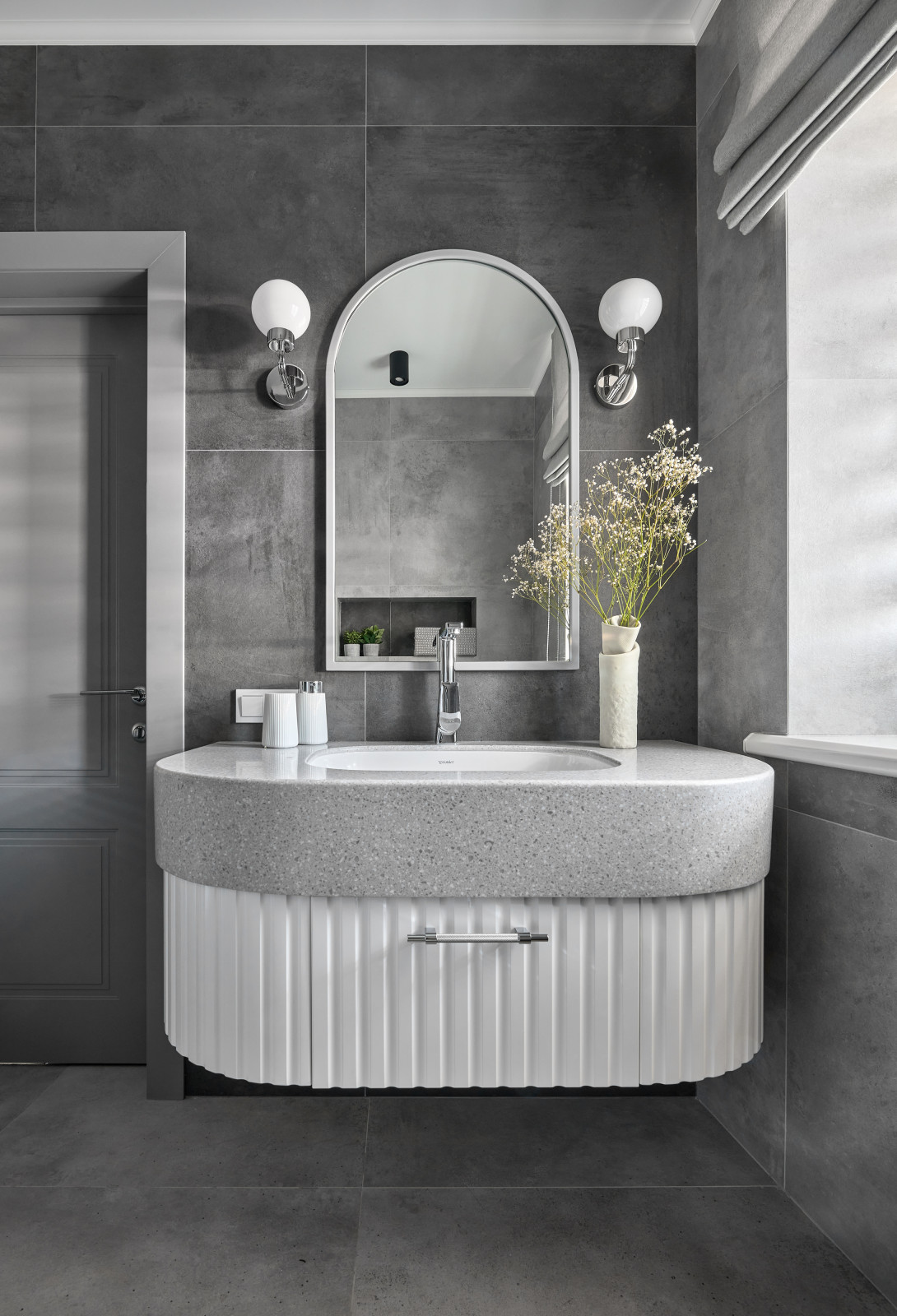 Современный интерьер с нотками классики: дом в Воронеже