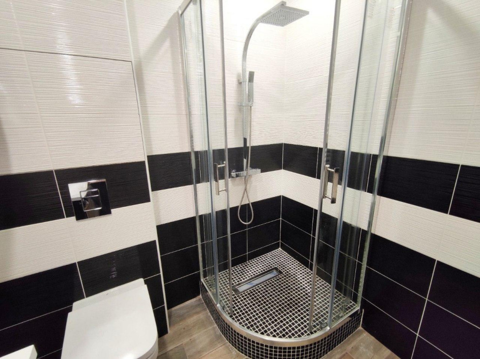 Душевая кабина в ванной
