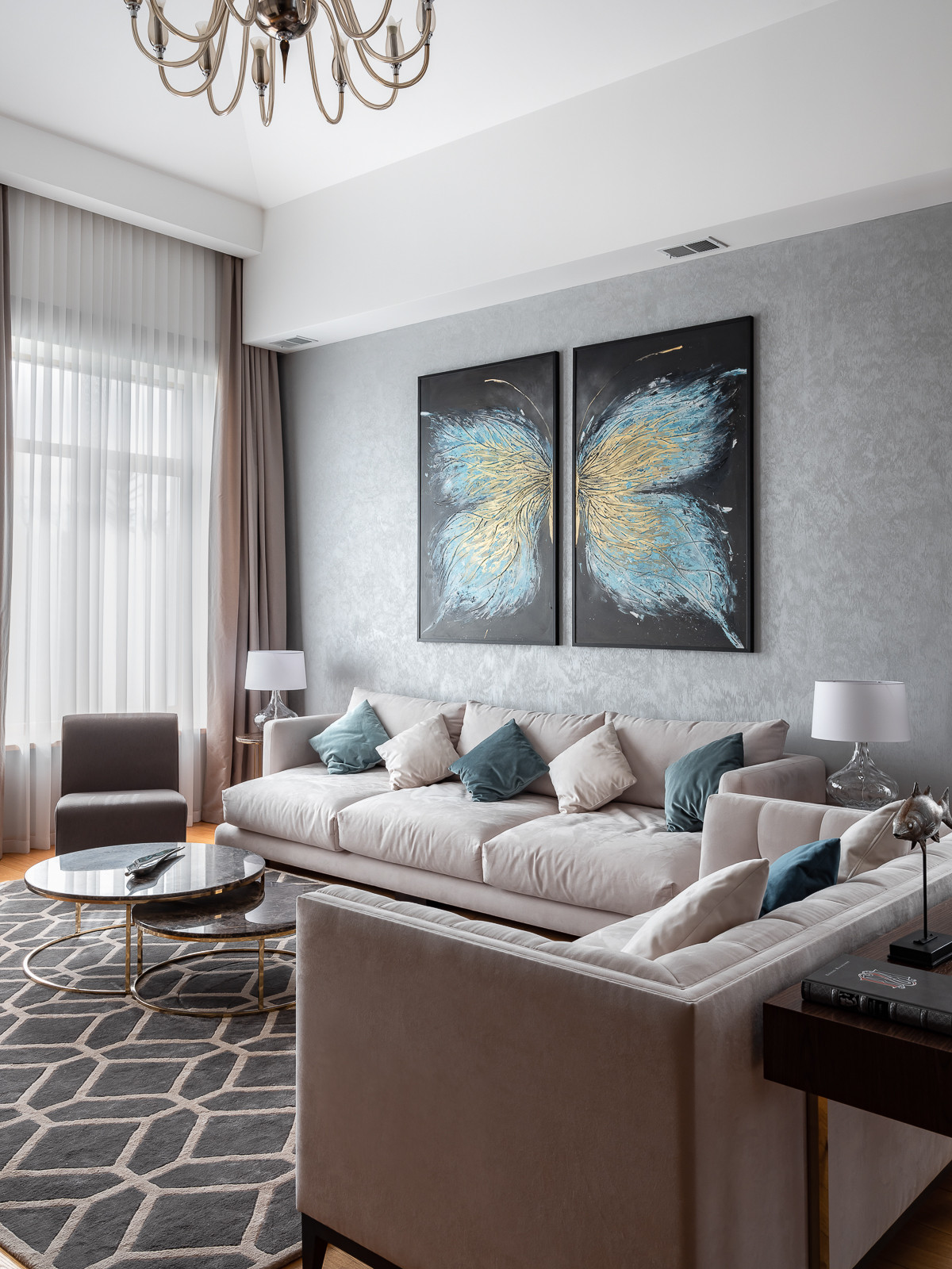 До и после: Преображение гостиной в загородном доме