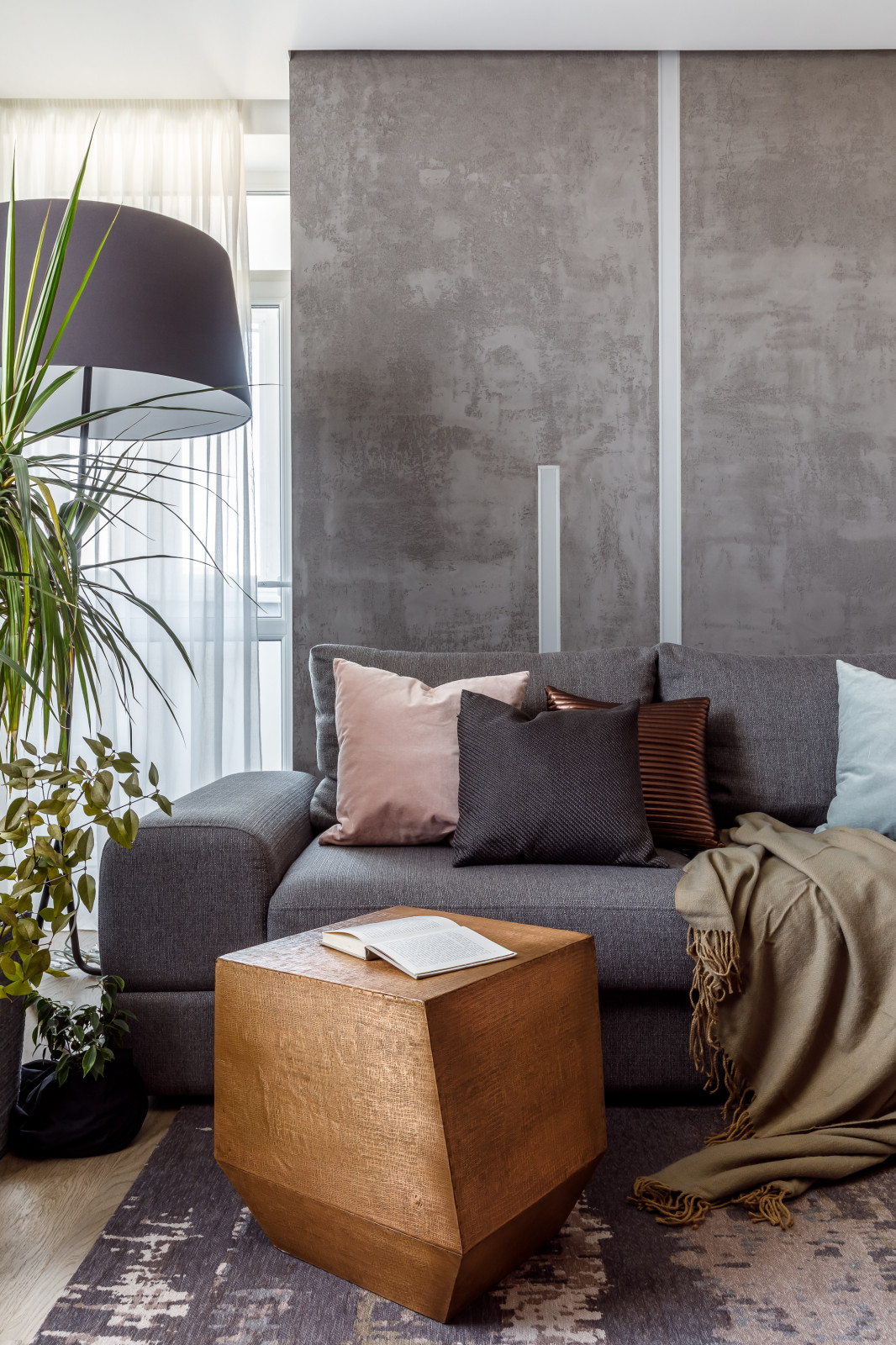 Обложка альбома: серый