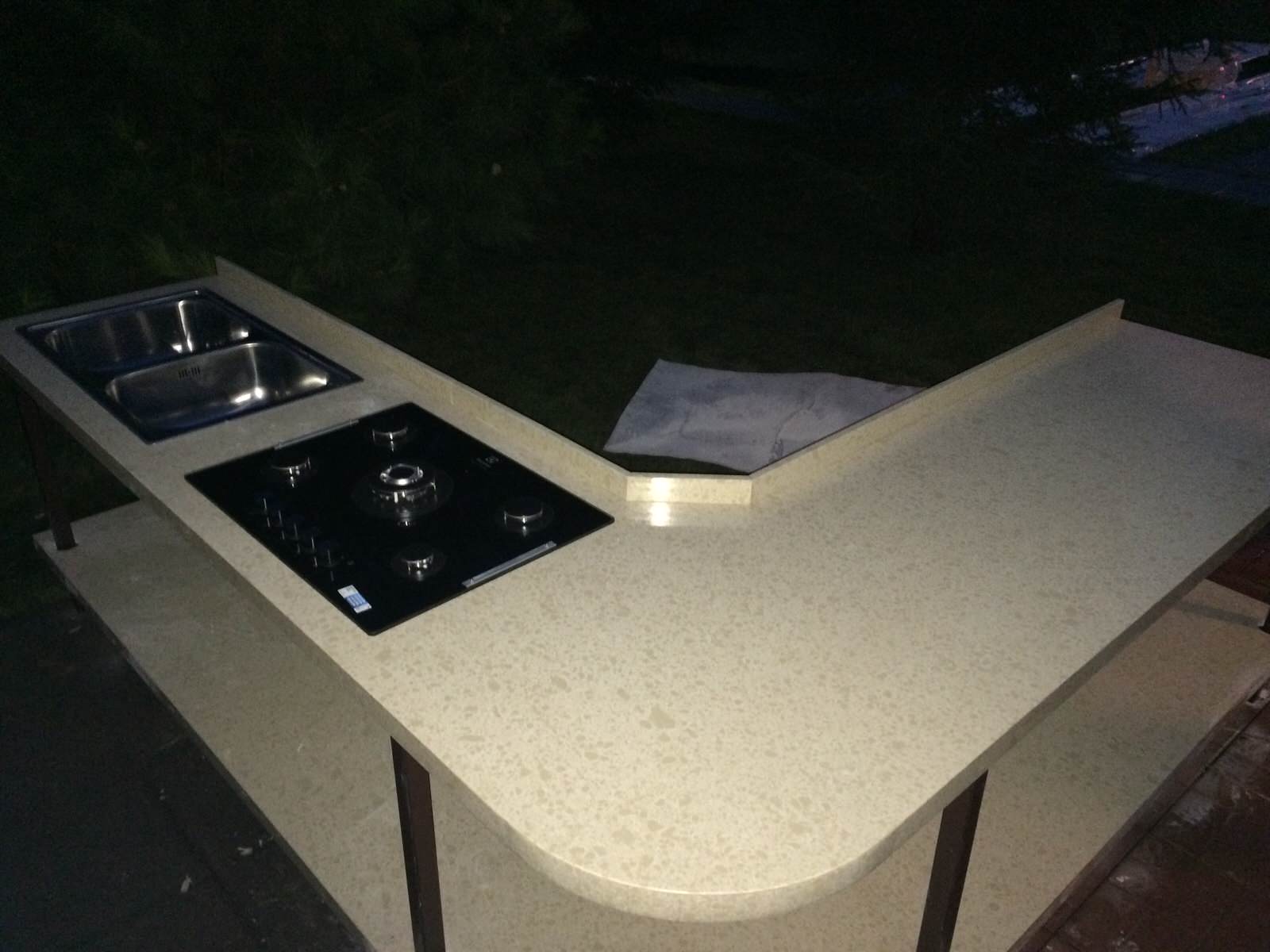 Обложка проекта: СНТ Заря, столешница на улице