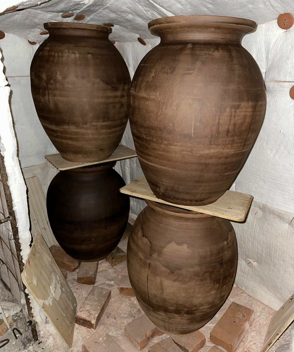 Большие квеври, горшки и кувшины для ресторана «Джани»