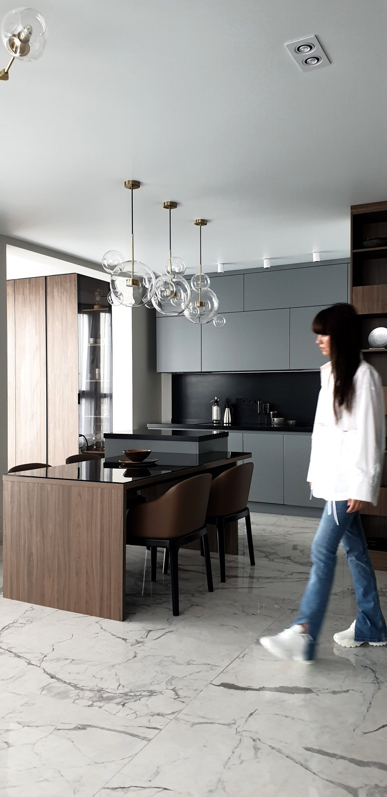 Continuation.Автор проекта в интерьере.