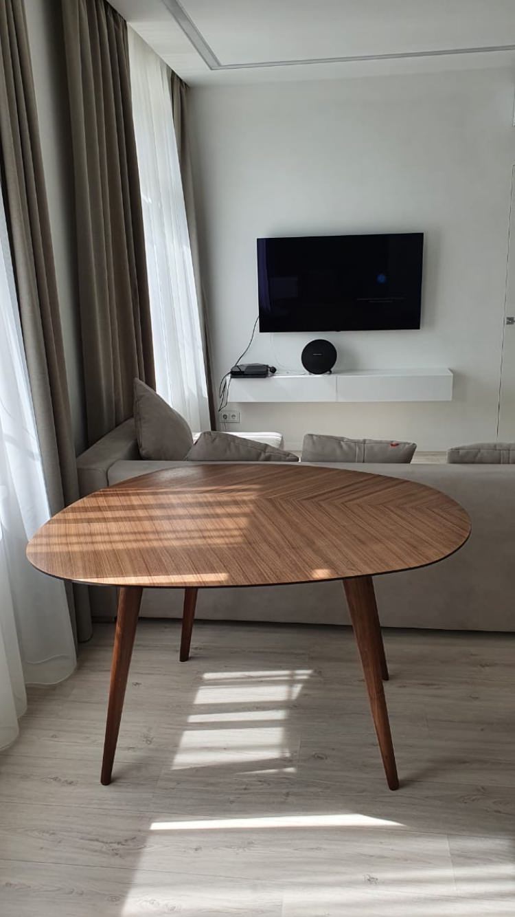 Обложка проекта: Стол в квартире нашего заказчика