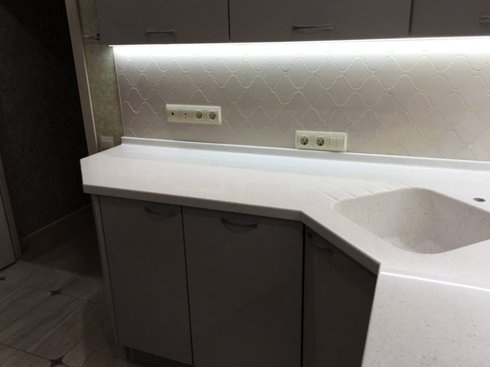 Кухонная столешница с мойкой из искусственного камня Hi-Macs