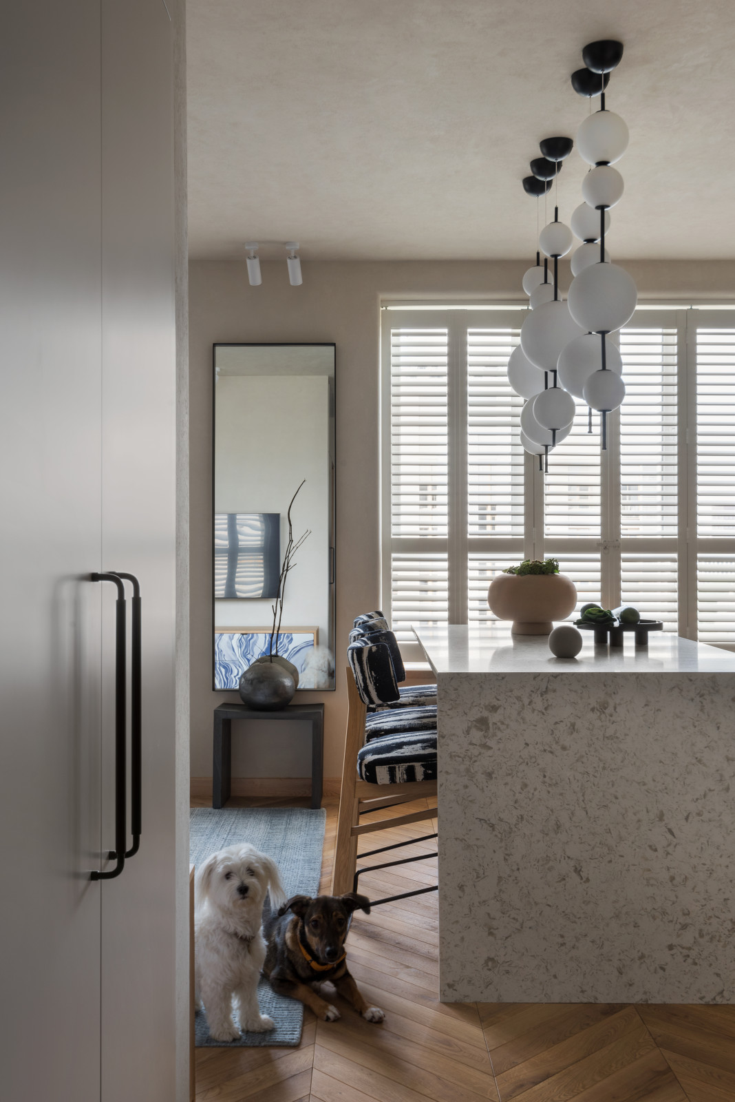 Houzz тур: Квартира в оттенках песчаных берегов