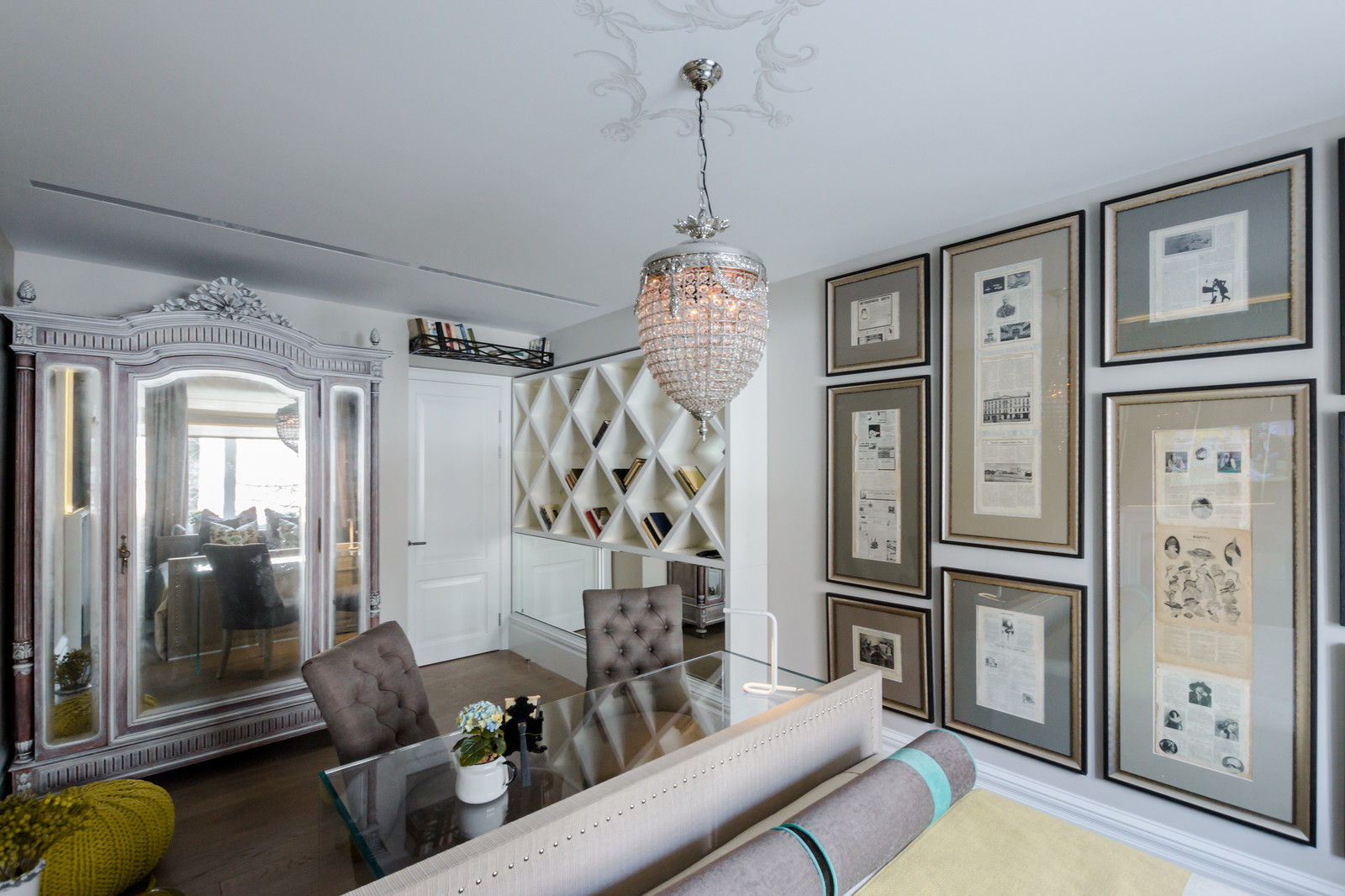 Спальня с клубком и чайниками.ТВ программа "Квартирный вопрос"