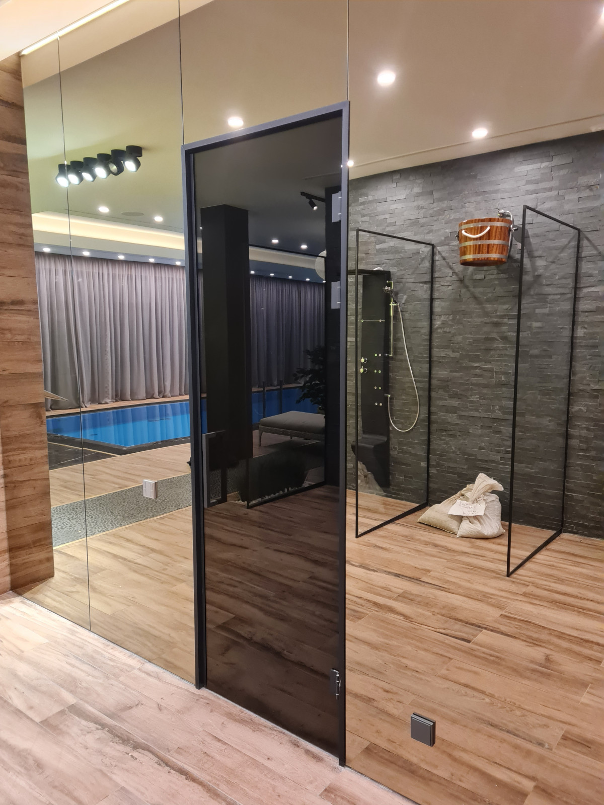 Перегородки из стекла