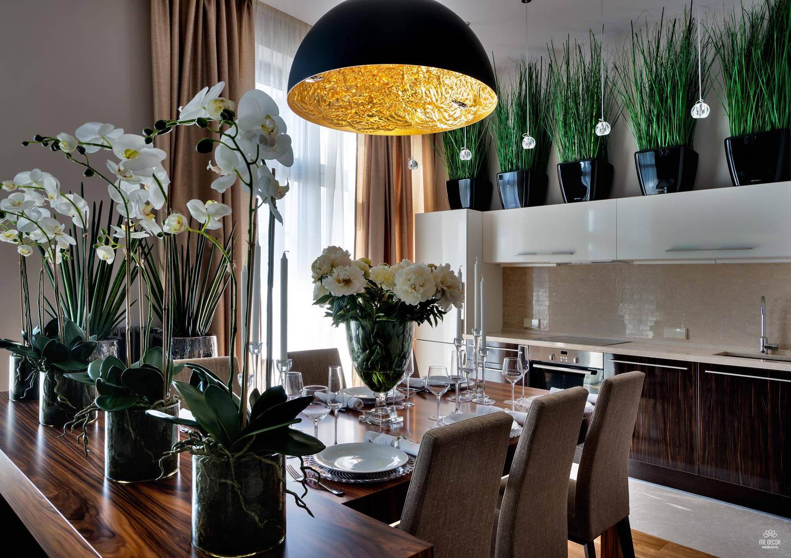 Оформление цветами интерьера дома