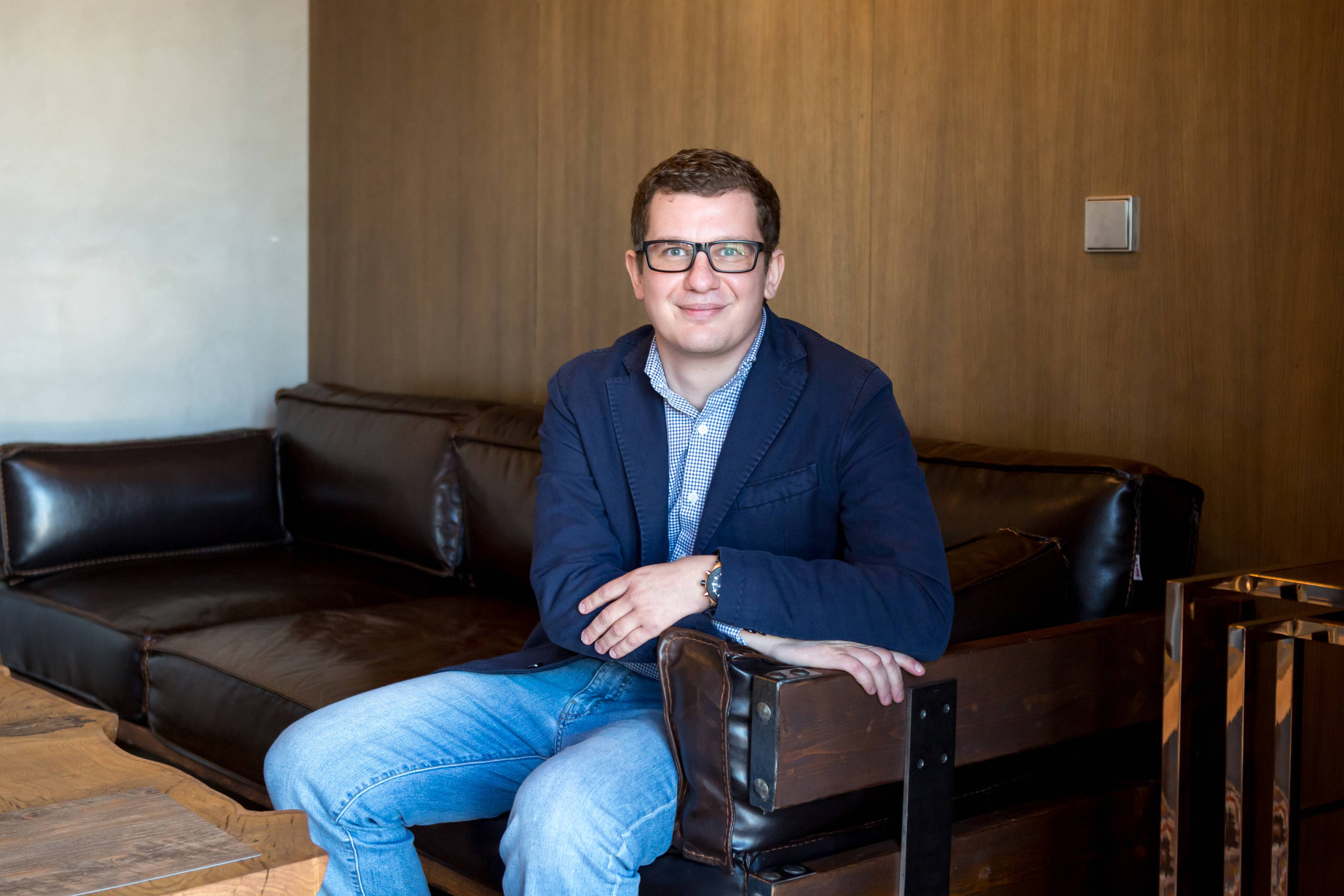 В гостях: Африканские сувениры в квартире холостяка