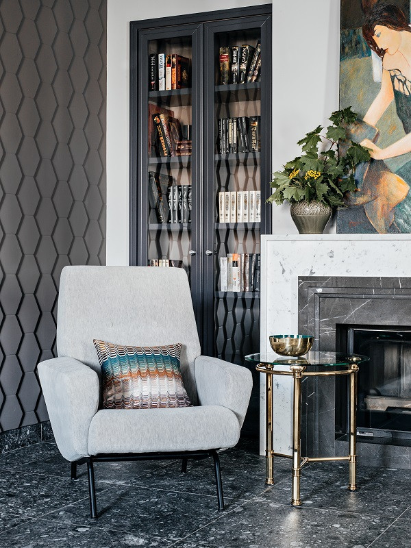 Картины над камином