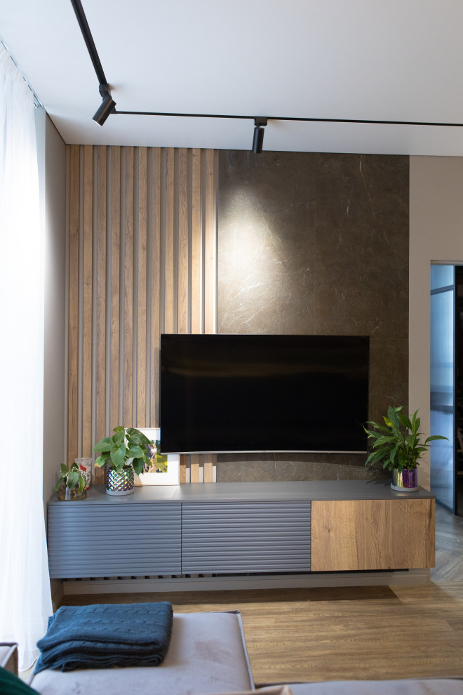 Современное сочетание дерева и матовой поверхности