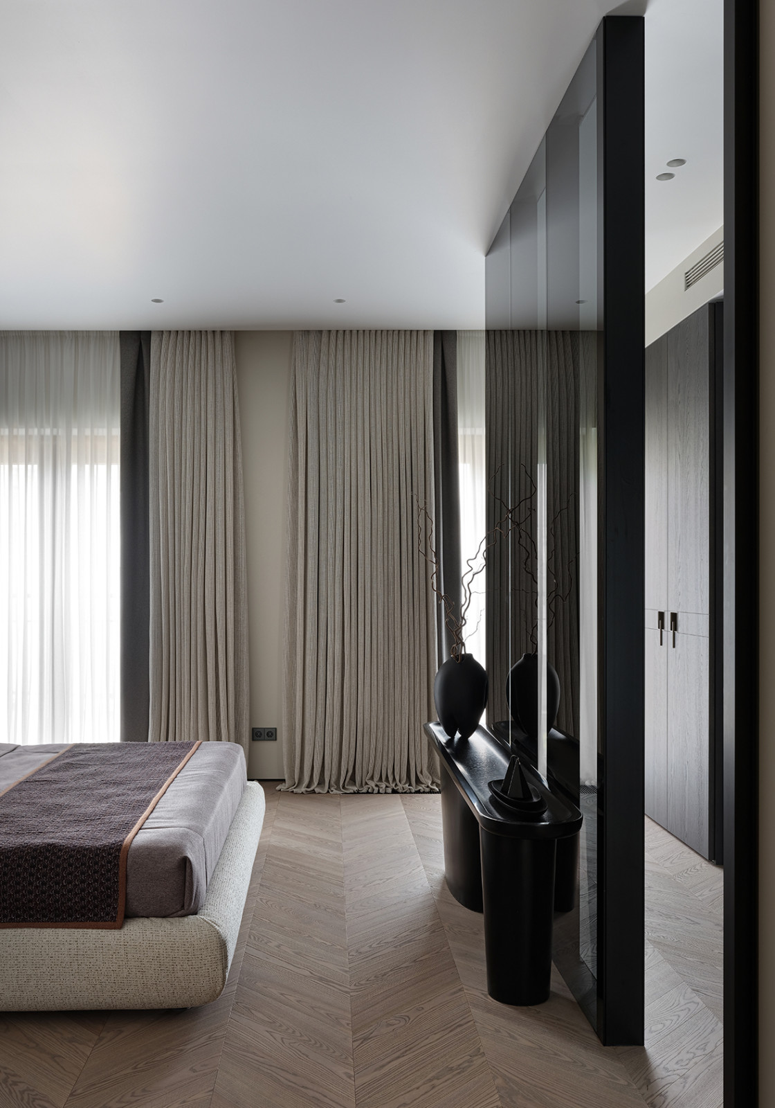 Монохромная квартира 90 м2 в центре Москвы