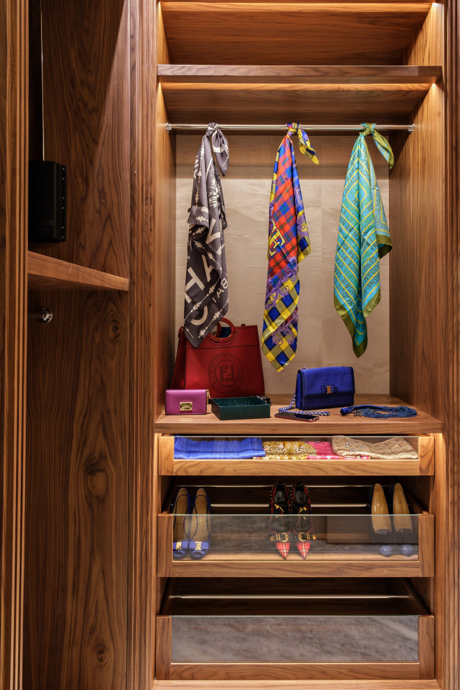 Дом на набережной