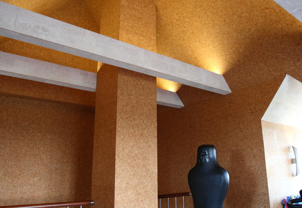 Интерьер мансарды (реконструкция чердака под тренажерный зал).