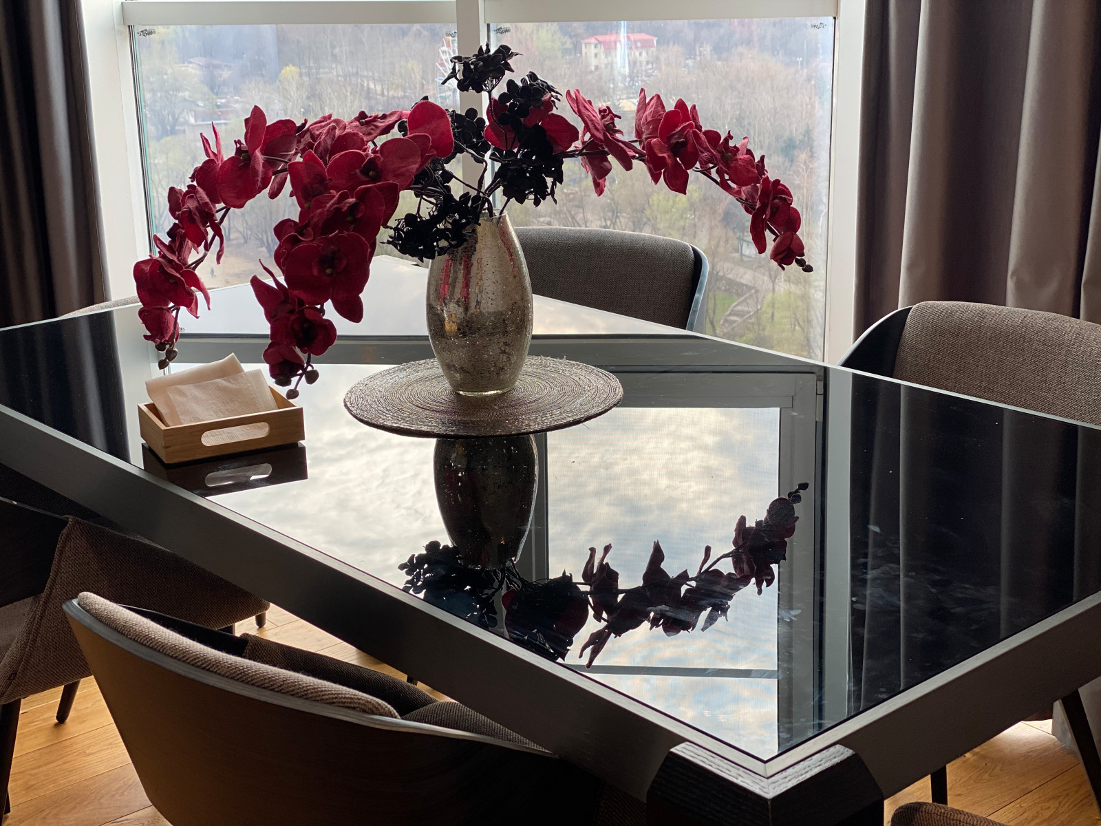 Обложка проекта: Дерево и бетон