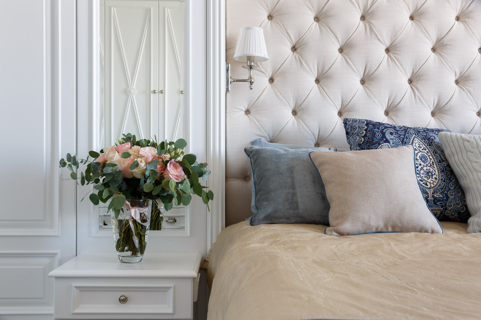 Апартаменты у Смольного в Американском стиле