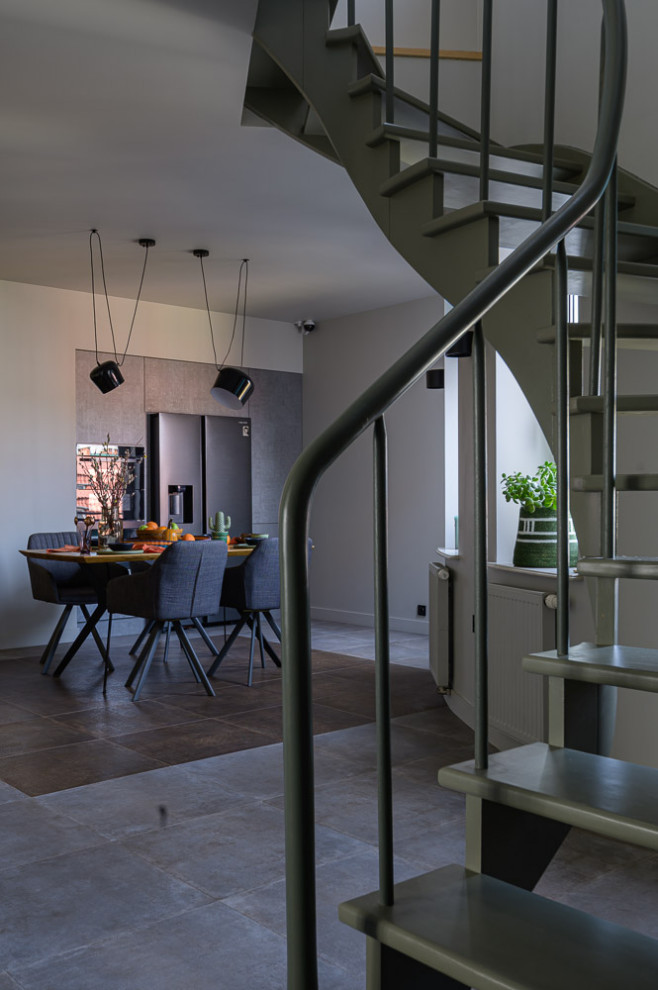 Кухня в трех уровневой квартире