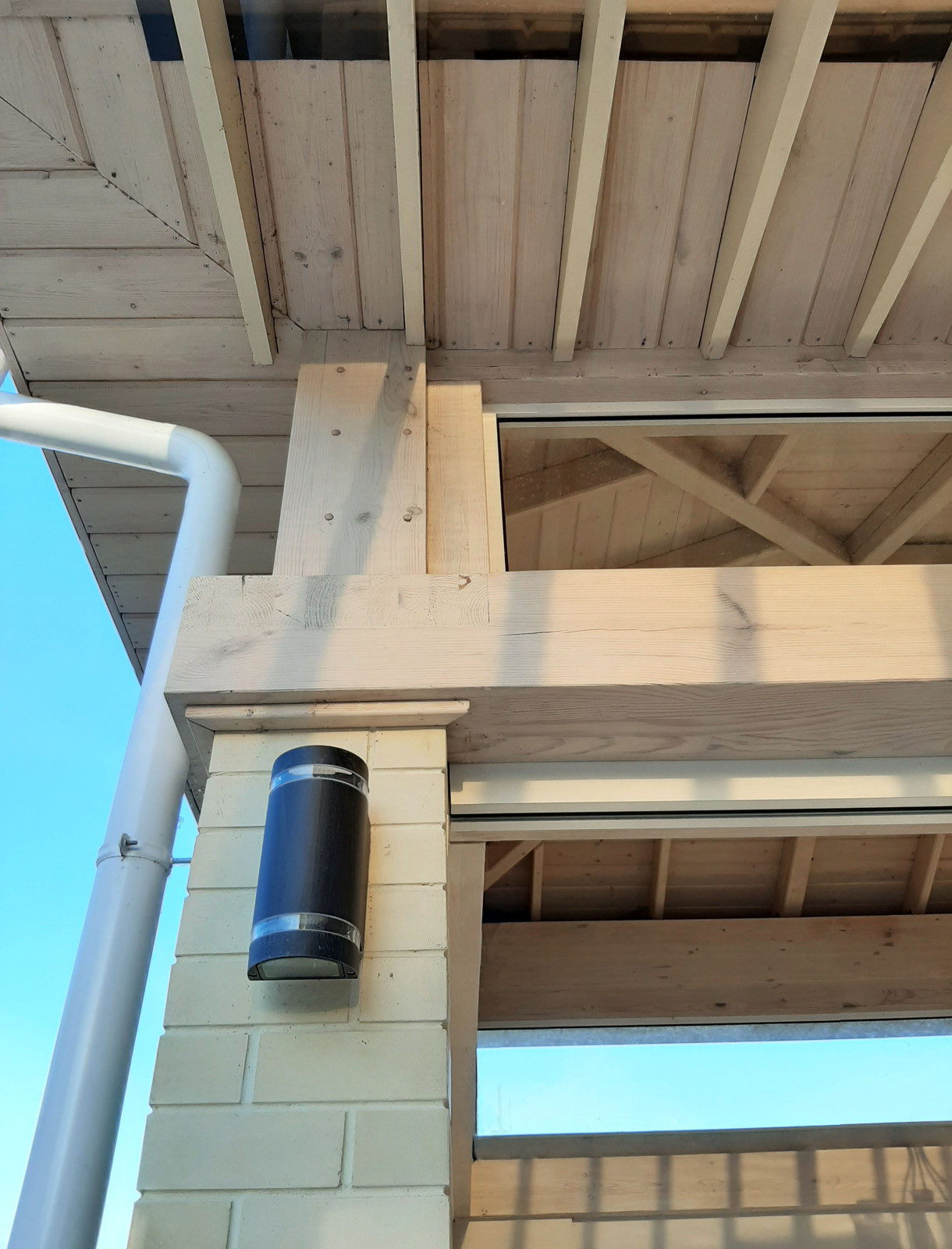 Arbour with a glass walls. Беседка со стеклом