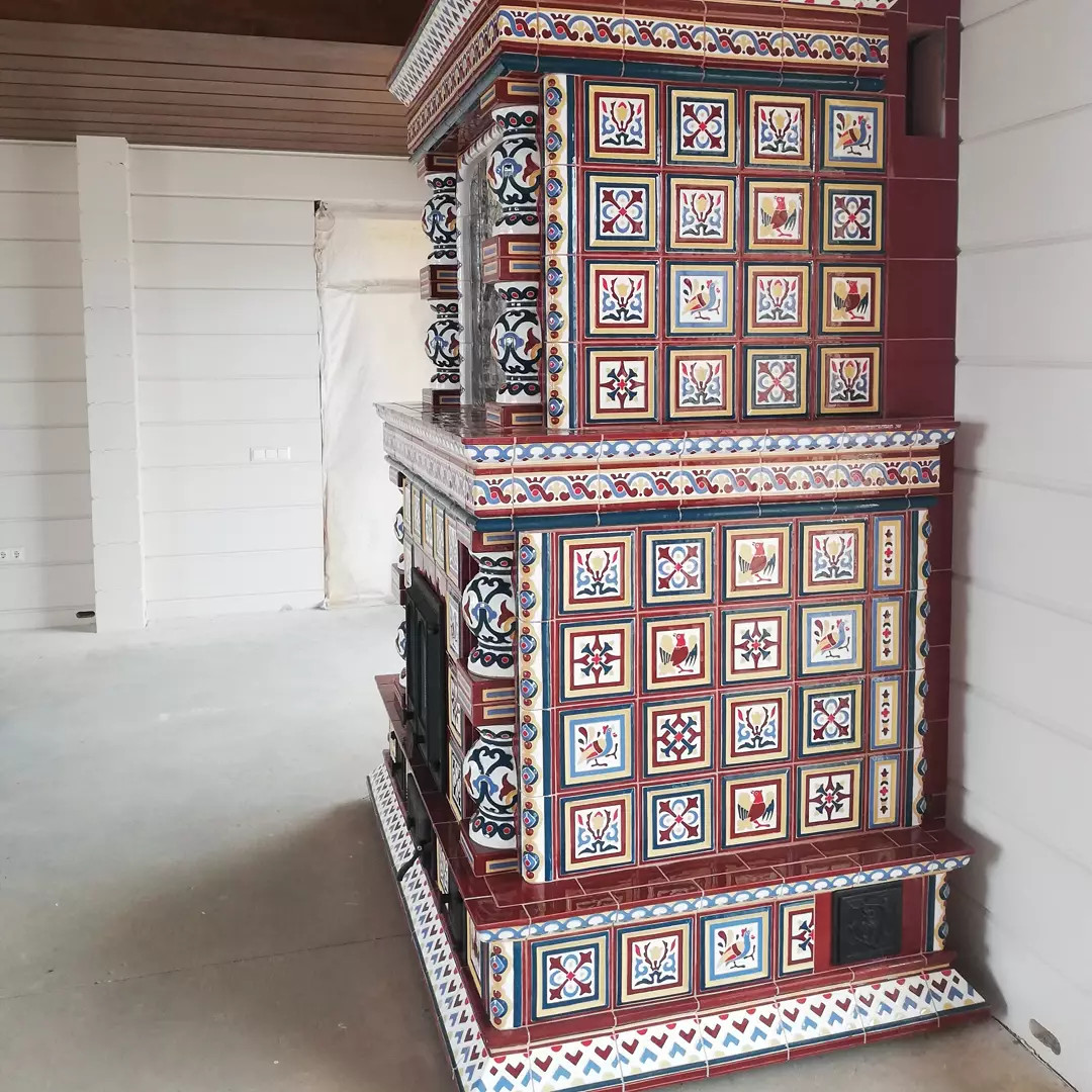 Обложка проекта: Отопительный камин в изразцах коллекции Царская охота.