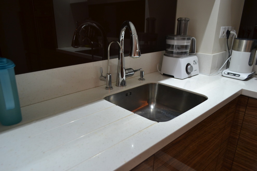 Врезная мойка BLANCO в столешнице из камня CORIAN