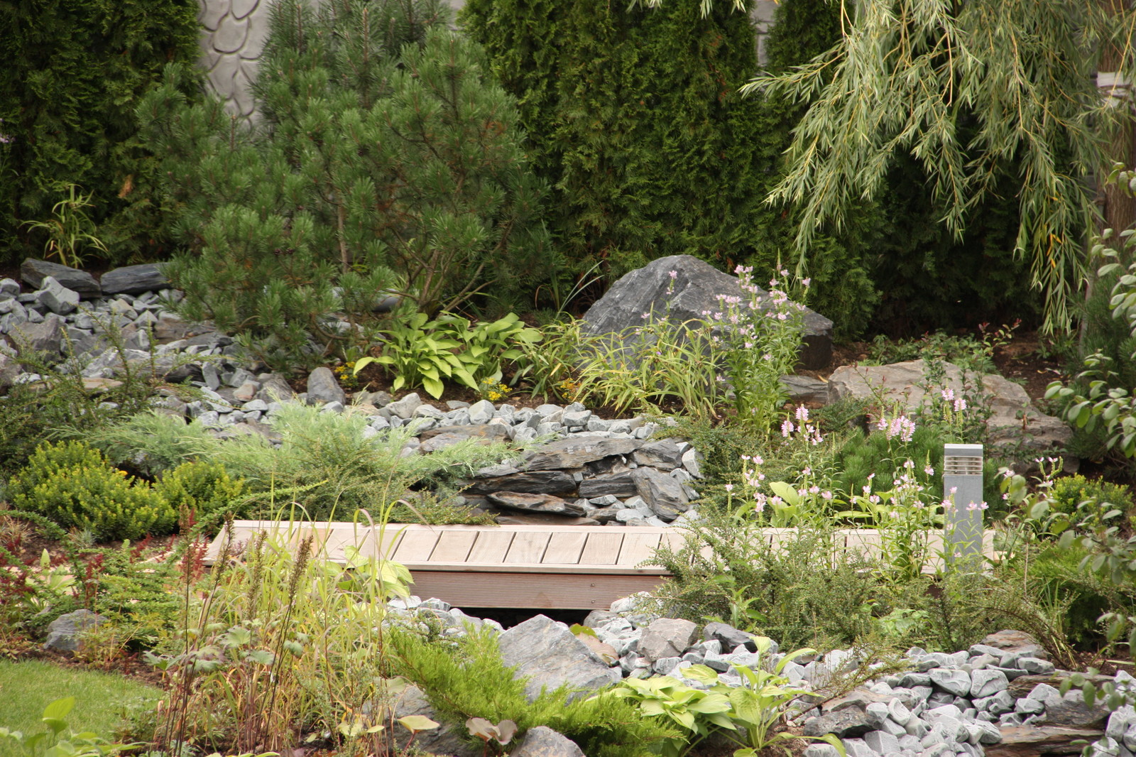 Проект недели: Сад с каменистым ручьём у пруда