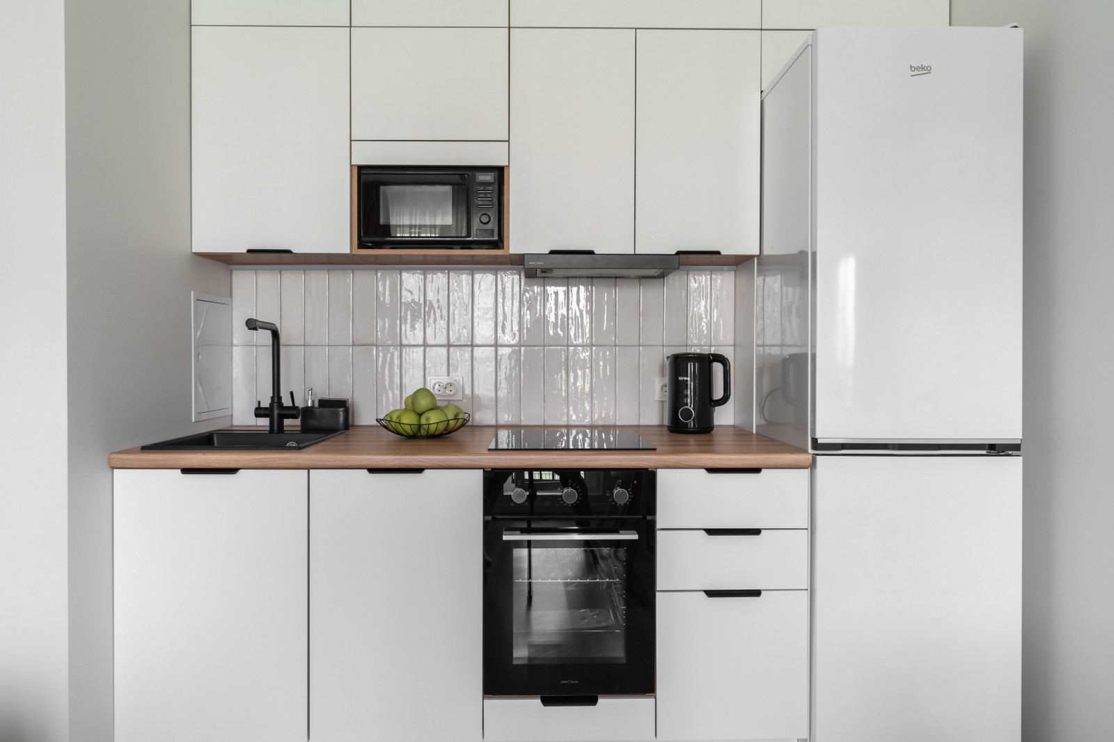 Парадный ансамбль, 2евро, 32м2