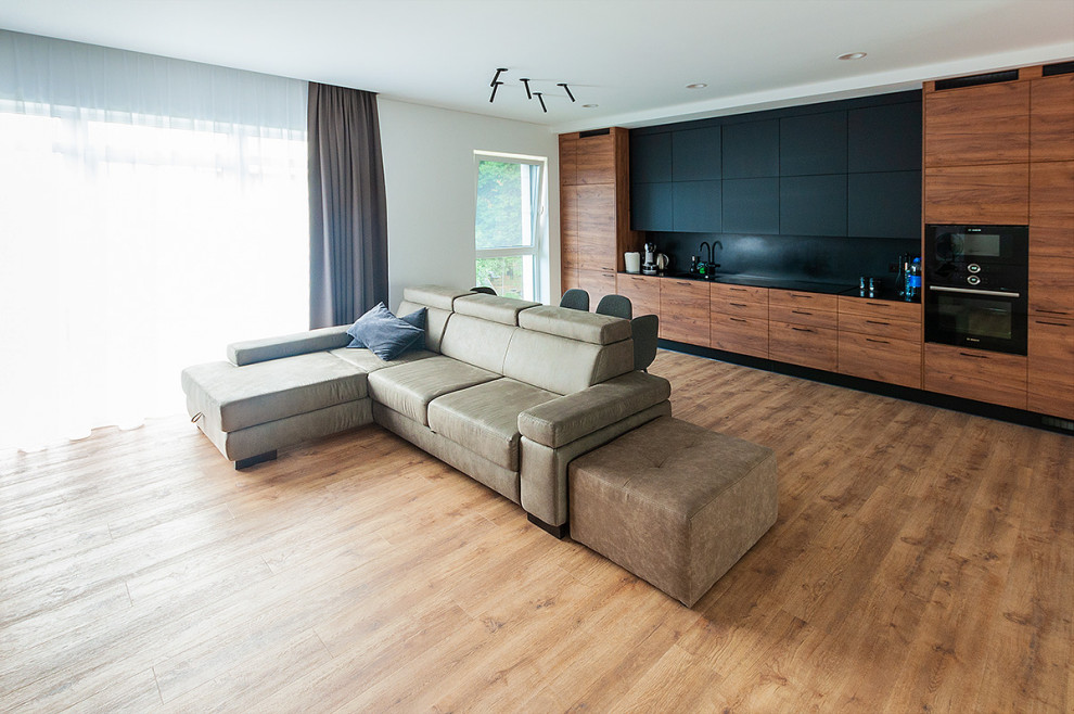 Квартира в Лаздинеляй, Вильнюс. Виниловые полы и итальянские двери