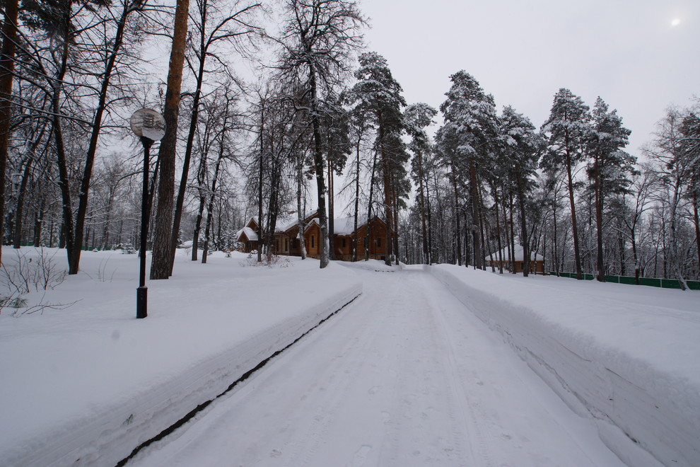 Гостевой дом. Калиброванное бревно. Канадская рубка. Диаметр 35-45 см.
