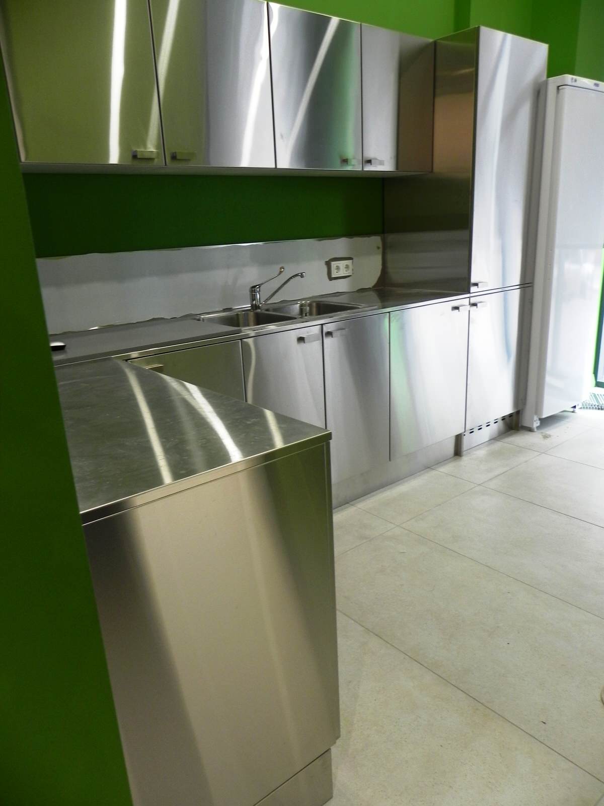 Обложка проекта: Кухни из нержавеющей стали