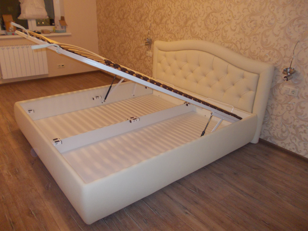 Кровати в каретной стяжке