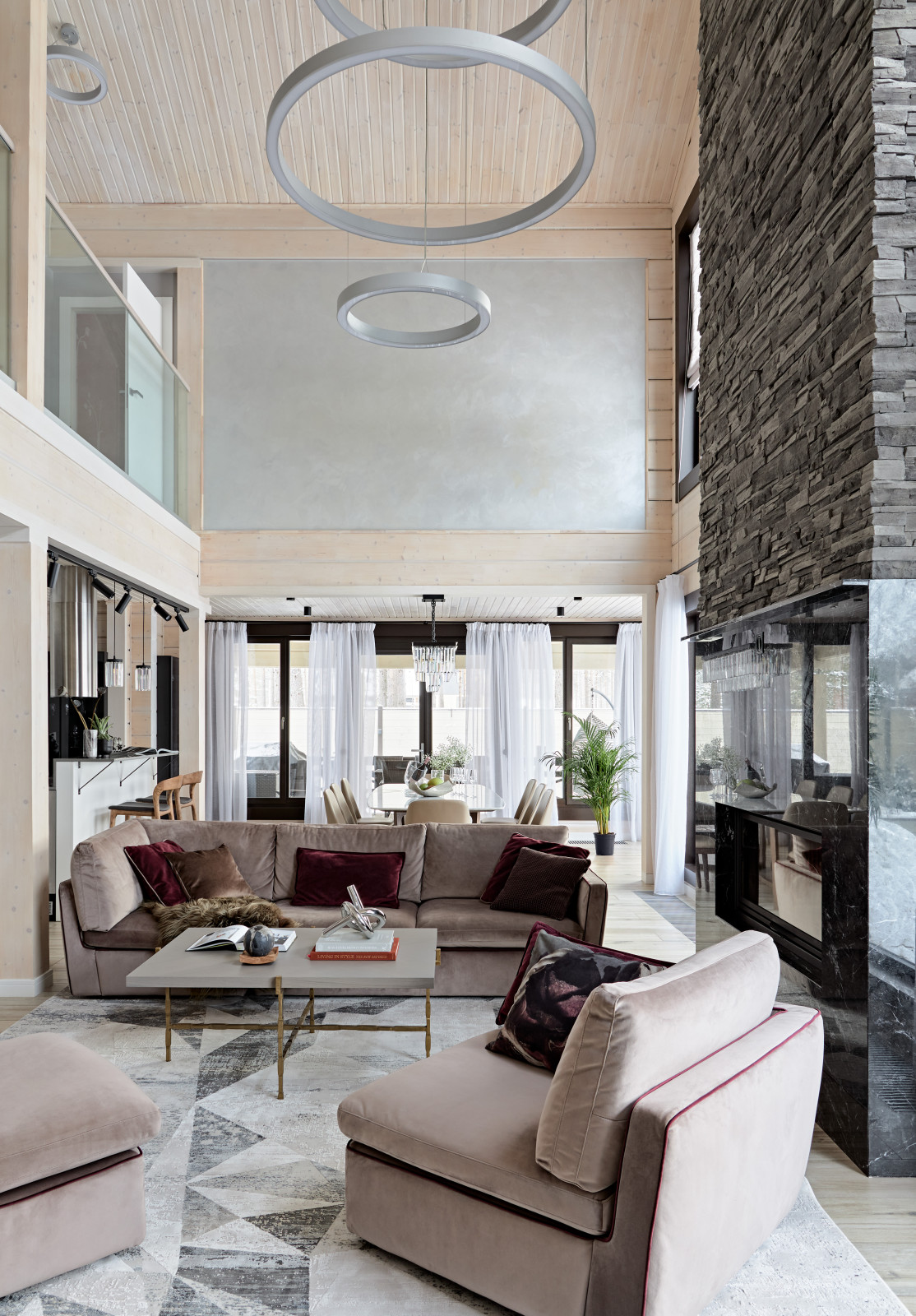 Современный загородный дом для большой семьи